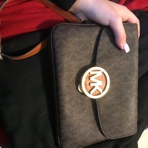 michael kors cross body purse